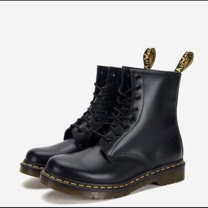 Dr Martens Black 1460 smooth